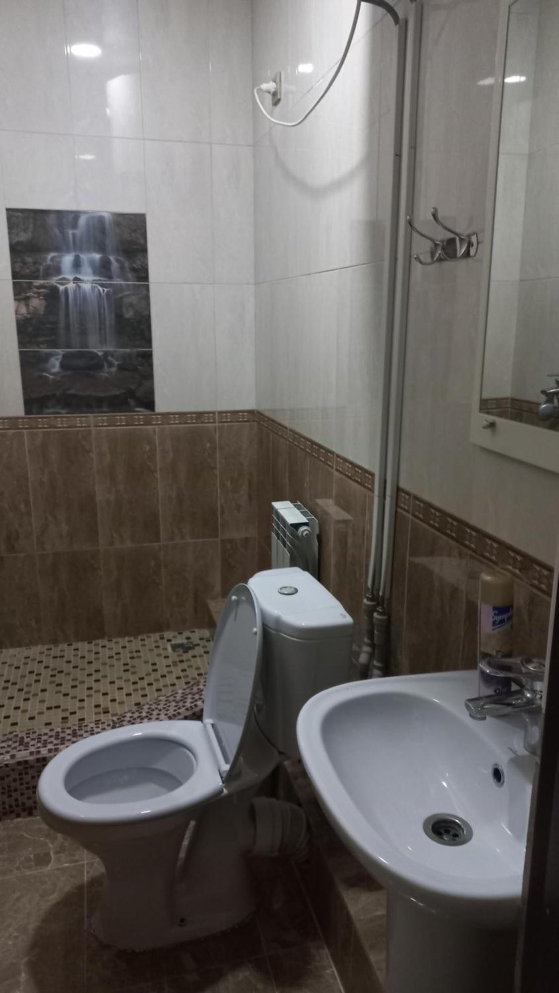 Camelot Hotel Bishkek Room photo